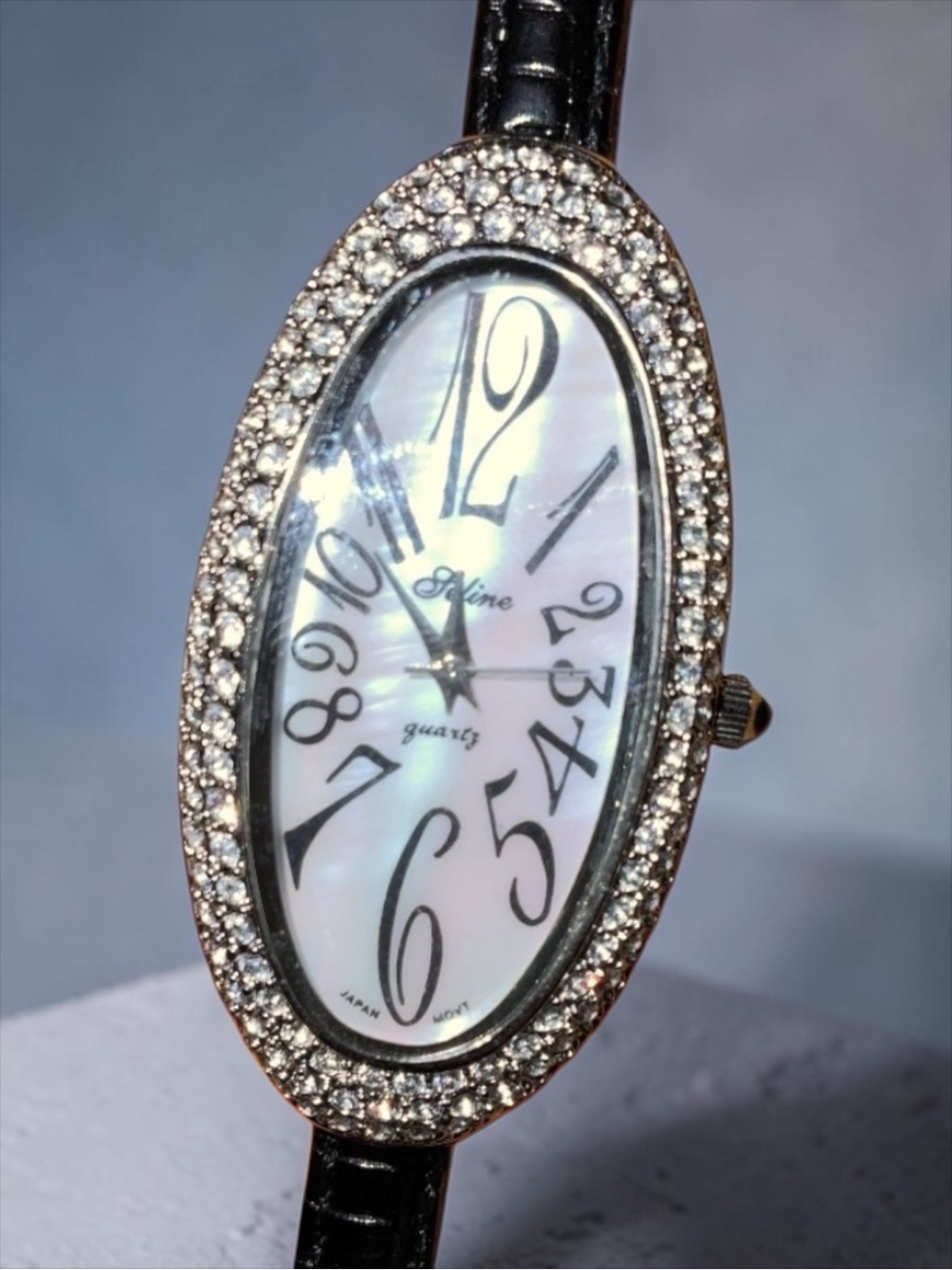 💖 Seline Crystal Oval Watch 💖
